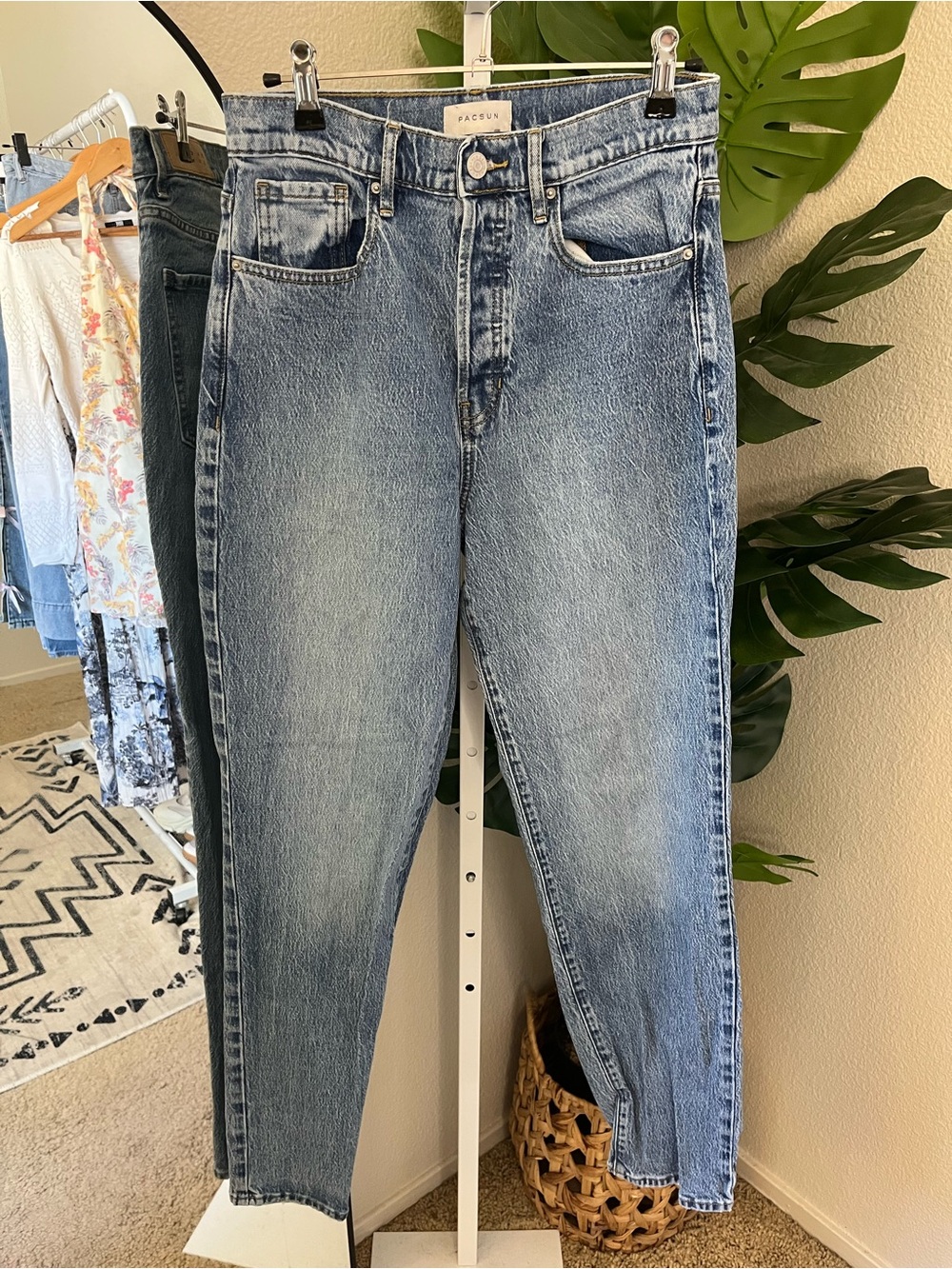 PacSun Stretch Dad Jean Size 27 | Vintage Wash High Rise Jeans